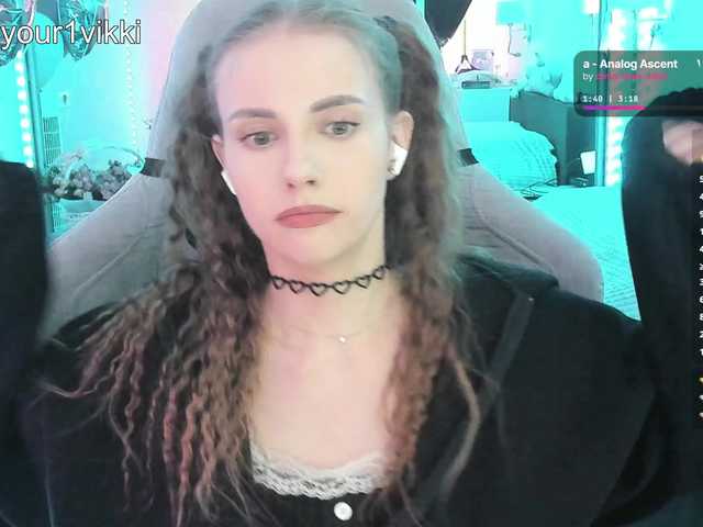 -VikkiL0vesCheese-'s BongaCams profile