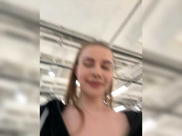Sex chat gratuit in direct cu -VikkiL0vesCheese- pe BongaCams