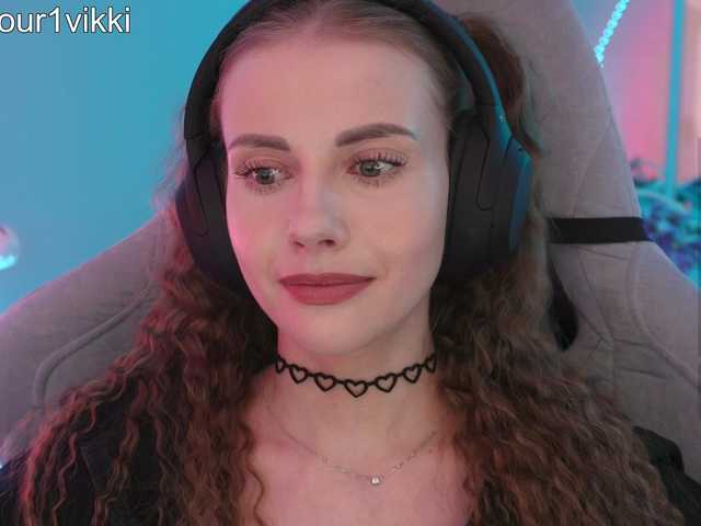 -VikkiL0vesCheese-'s BongaCams show and profile