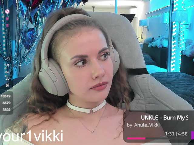 VikkiExtraCheese
