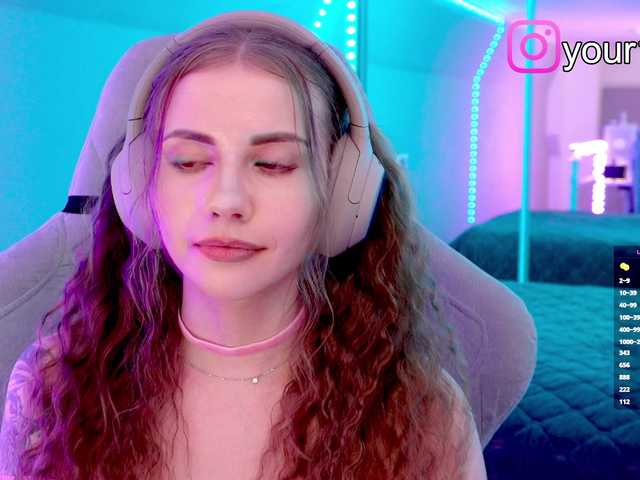 -VikkiL0vesCheese- from BongaCams