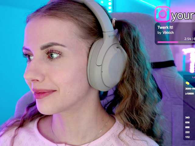 -VikkiL0vesCheese- from BongaCams