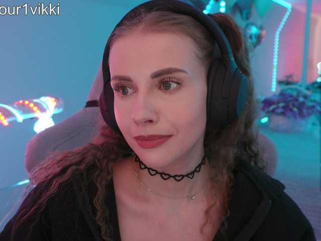 видео -VikkiL0vesCheese-