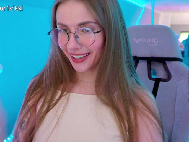 модель -VikkiL0vesCheese-