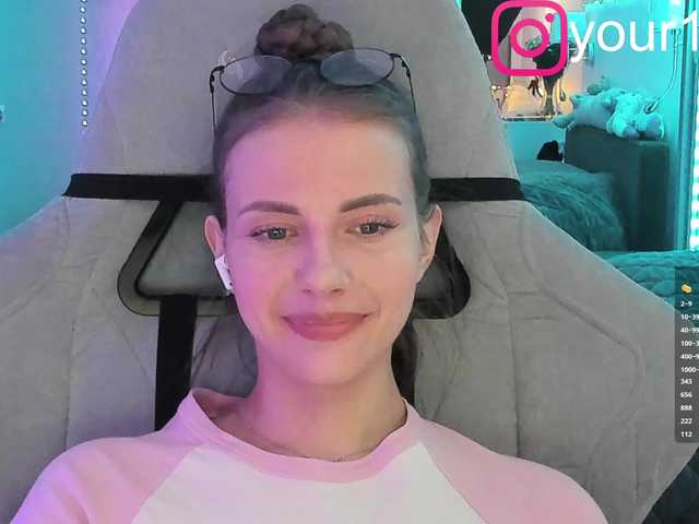 VikkiExtraCheese webcam