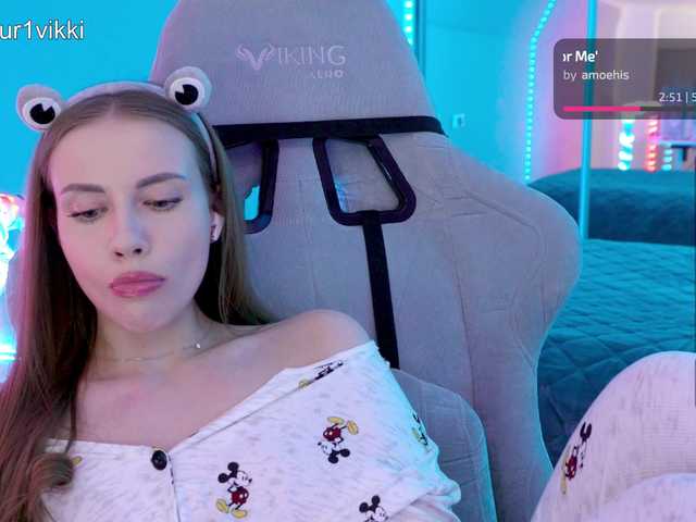 -VikkiL0vesCheese-'s BongaCams show and profile