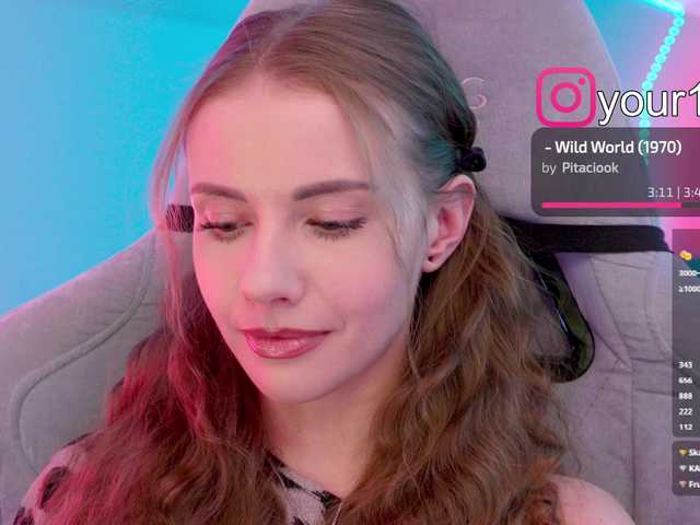 -VikkiL0vesCheese-'s BongaCams show and profile