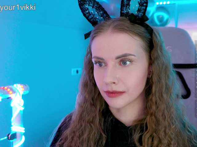 -VikkiL0vesCheese-'s BongaCams show and profile