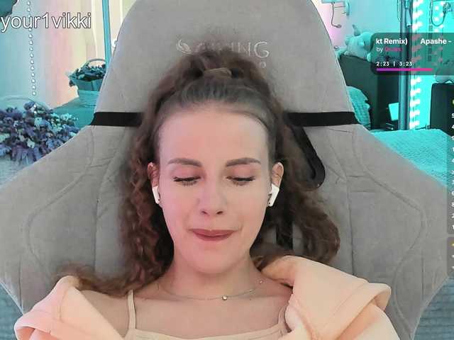 -VikkiL0vesCheese-'s BongaCams show and profile