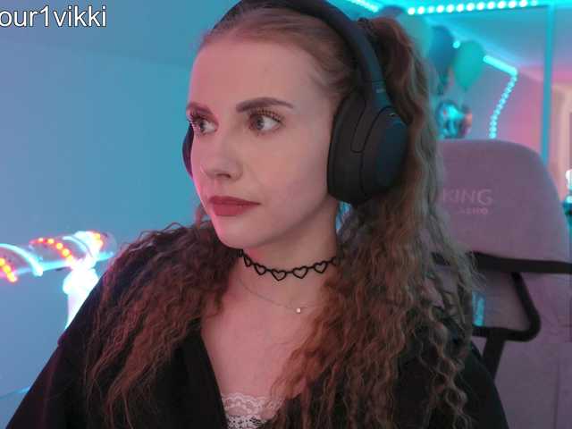 -VikkiL0vesCheese-'s BongaCams show and profile