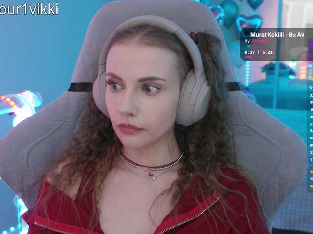 -VikkiL0vesCheese-'s BongaCams show and profile