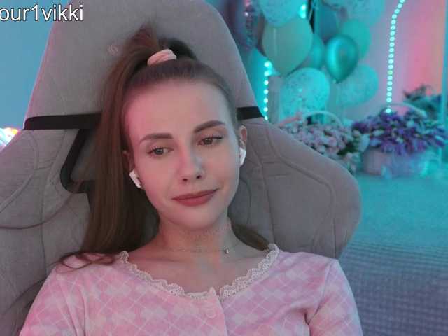 -VikkiL0vesCheese-'s BongaCams show and profile