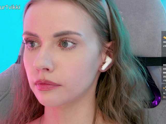 -VikkiL0vesCheese-'s BongaCams show and profile