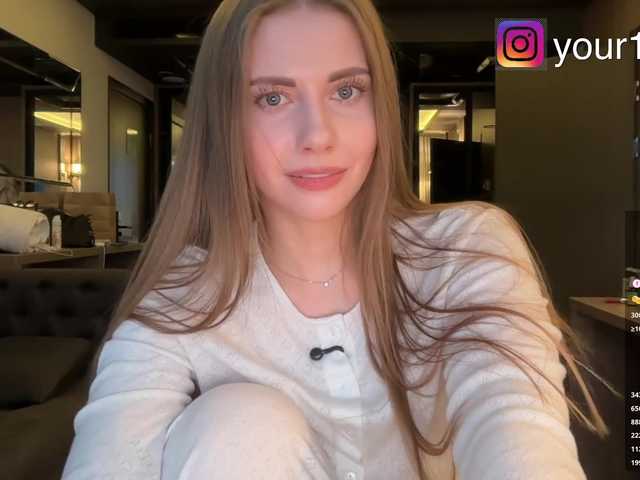  -VikkiL0vesCheese- chat room