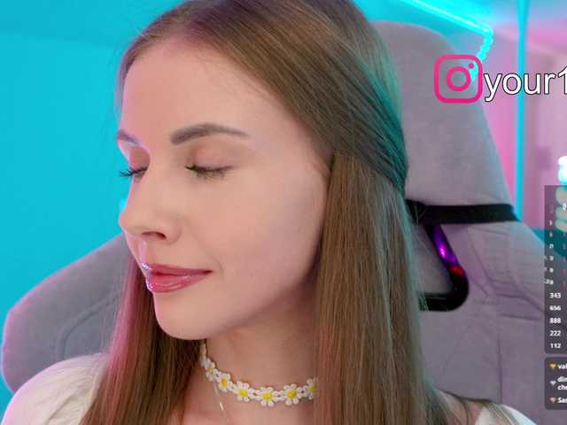 -VikkiL0vesCheese-'s BongaCams show and profile