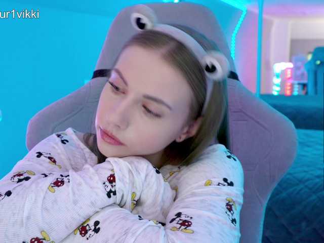 -VikkiL0vesCheese-'s BongaCams show and profile