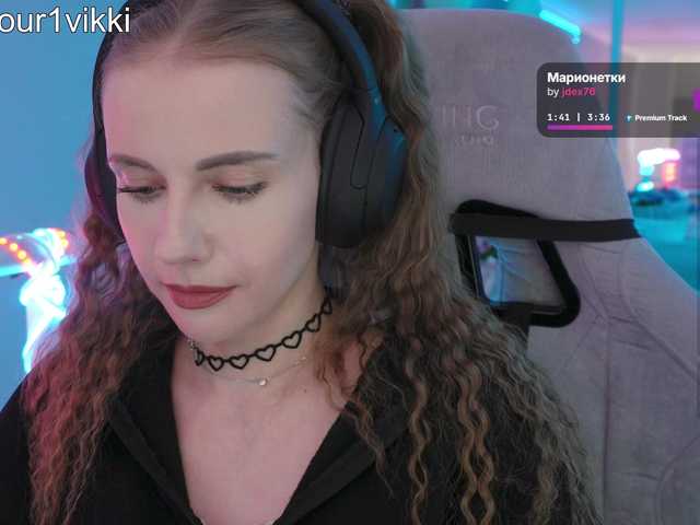 -VikkiL0vesCheese-'s BongaCams profile