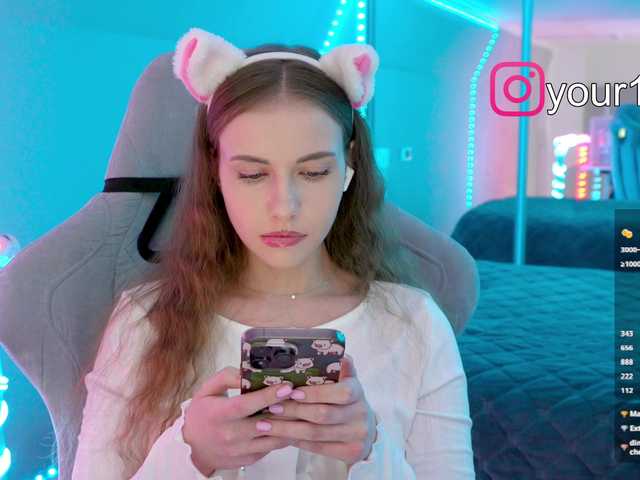 -VikkiL0vesCheese-'s BongaCams show and profile