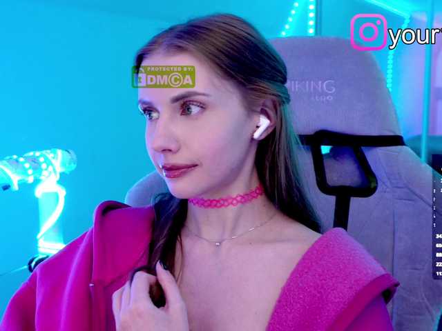 Sex chat gratuit in direct cu -VikkiL0vesCheese- pe BongaCams