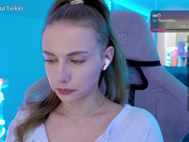 -VikkiL0vesCheese-'s BongaCams show and profile