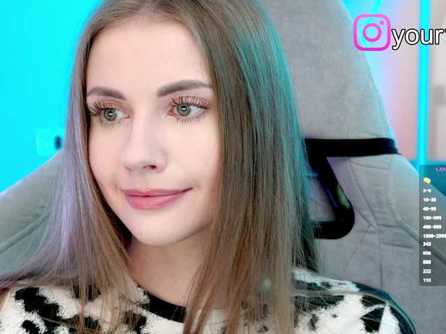 Sex chat gratuit in direct cu -VikkiL0vesCheese- pe BongaCams