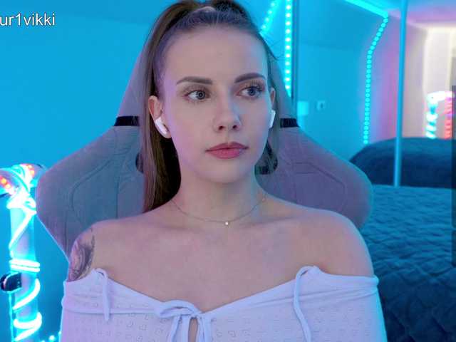 -VikkiL0vesCheese-'s BongaCams show and profile