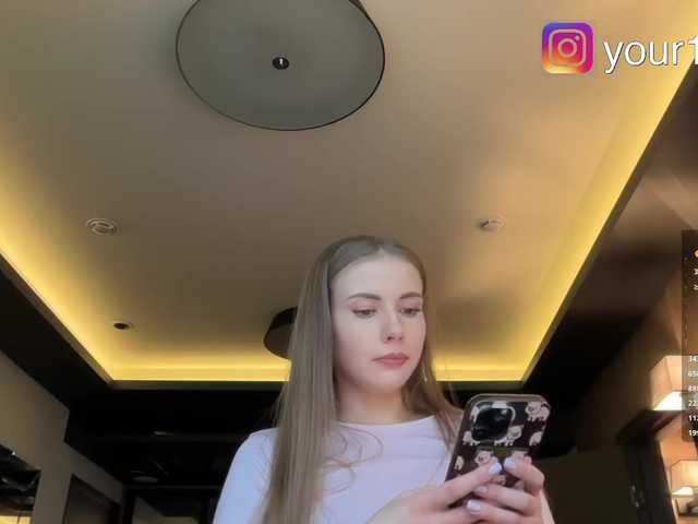 -VikkiL0vesCheese-'s BongaCams show and profile