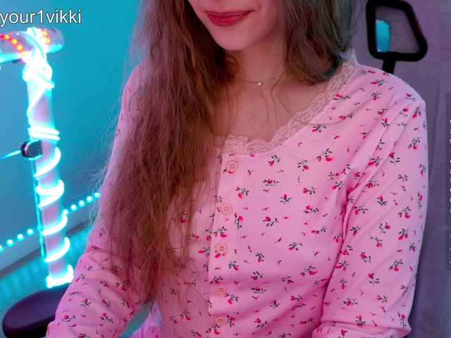 -VikkiL0vesCheese-'s BongaCams show and profile