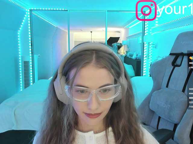 Sex chat gratuit in direct cu -VikkiL0vesCheese- pe BongaCams