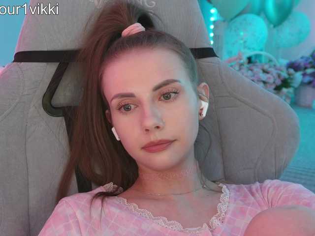 -VikkiL0vesCheese-'s BongaCams show and profile