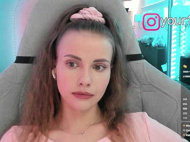 -VikkiL0vesCheese-'s BongaCams show and profile