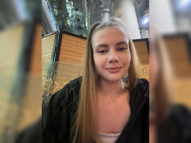 Sex chat gratuit in direct cu -VikkiL0vesCheese- pe BongaCams