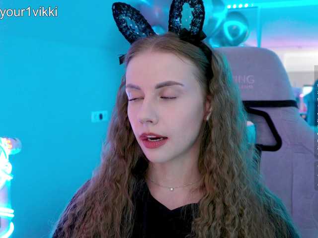 -VikkiL0vesCheese-'s BongaCams profile