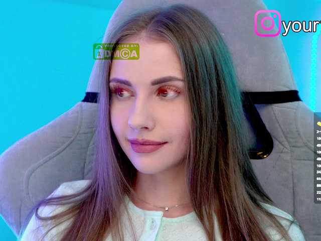 Sex chat gratuit in direct cu -VikkiL0vesCheese- pe BongaCams