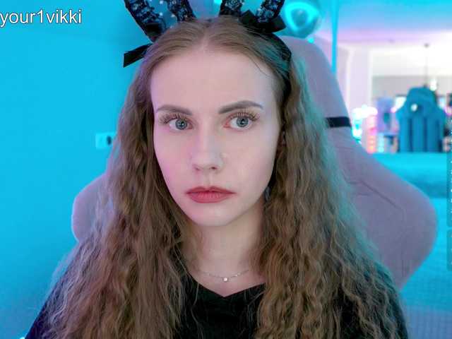 -VikkiL0vesCheese-'s BongaCams profile