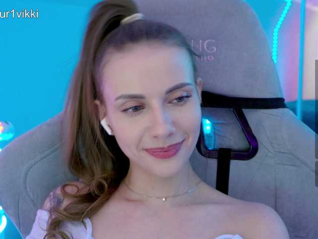 -VikkiL0vesCheese-'s BongaCams show and profile