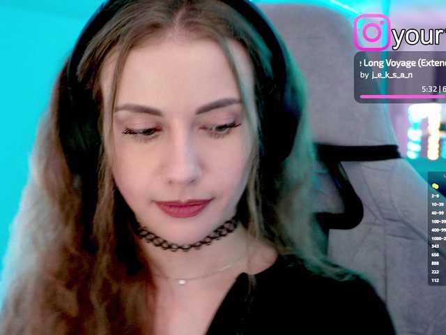 -VikkiL0vesCheese- from BongaCams