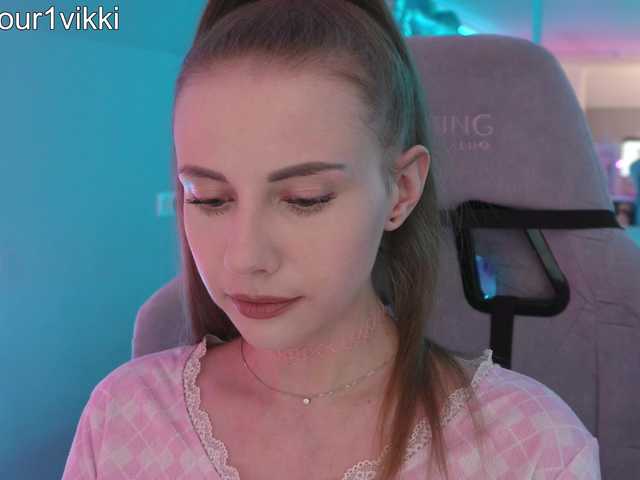 -VikkiL0vesCheese-'s BongaCams profile