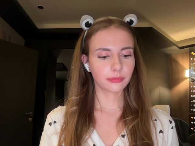 -VikkiL0vesCheese-'s BongaCams show and profile