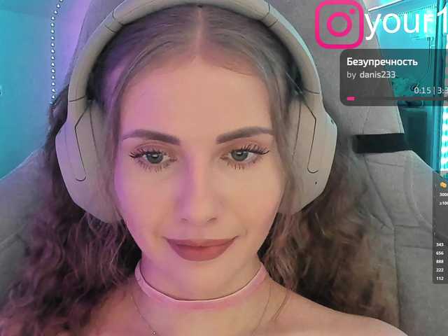 -VikkiL0vesCheese- from BongaCams