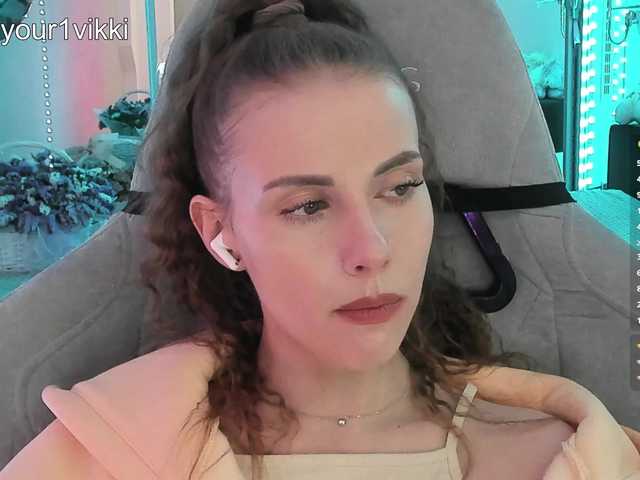 -VikkiL0vesCheese-'s BongaCams show and profile