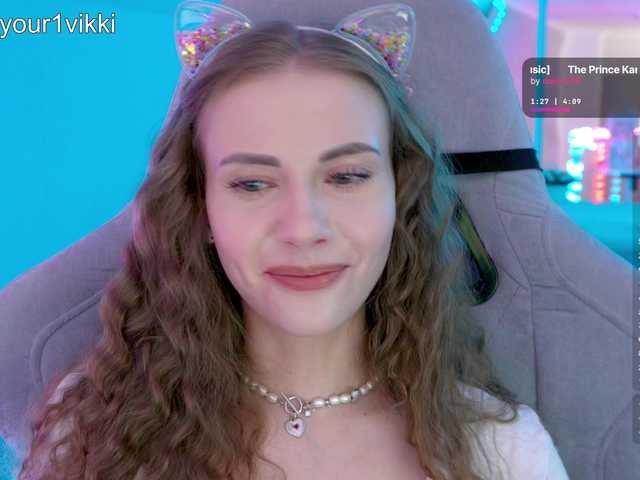 -VikkiL0vesCheese-'s BongaCams show and profile