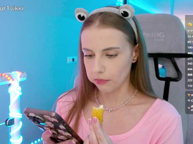 -VikkiL0vesCheese-'s BongaCams show and profile