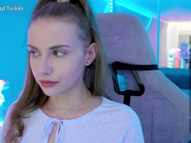 -VikkiL0vesCheese-'s BongaCams show and profile