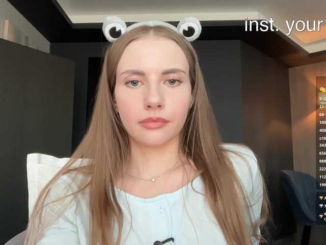 -VikkiL0vesCheese-'s BongaCams show and profile