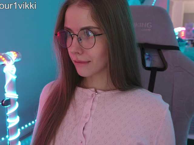 -VikkiL0vesCheese-'s BongaCams show and profile