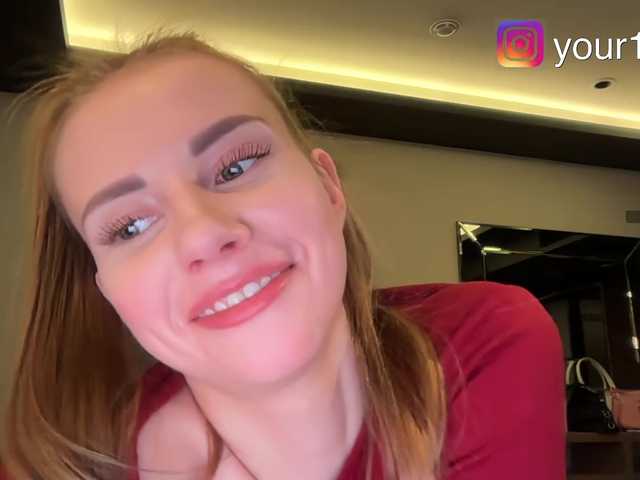 -VikkiL0vesCheese- from BongaCams