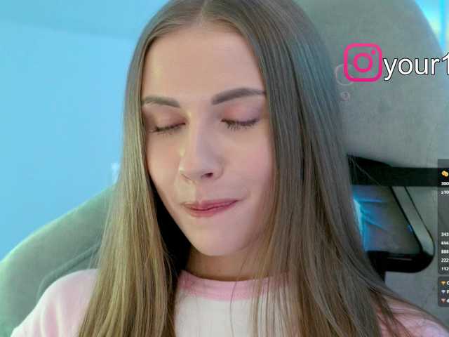 -VikkiL0vesCheese-'s BongaCams show and profile