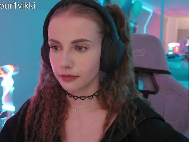 -VikkiL0vesCheese-'s BongaCams show and profile