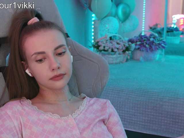 -VikkiL0vesCheese-'s BongaCams show and profile